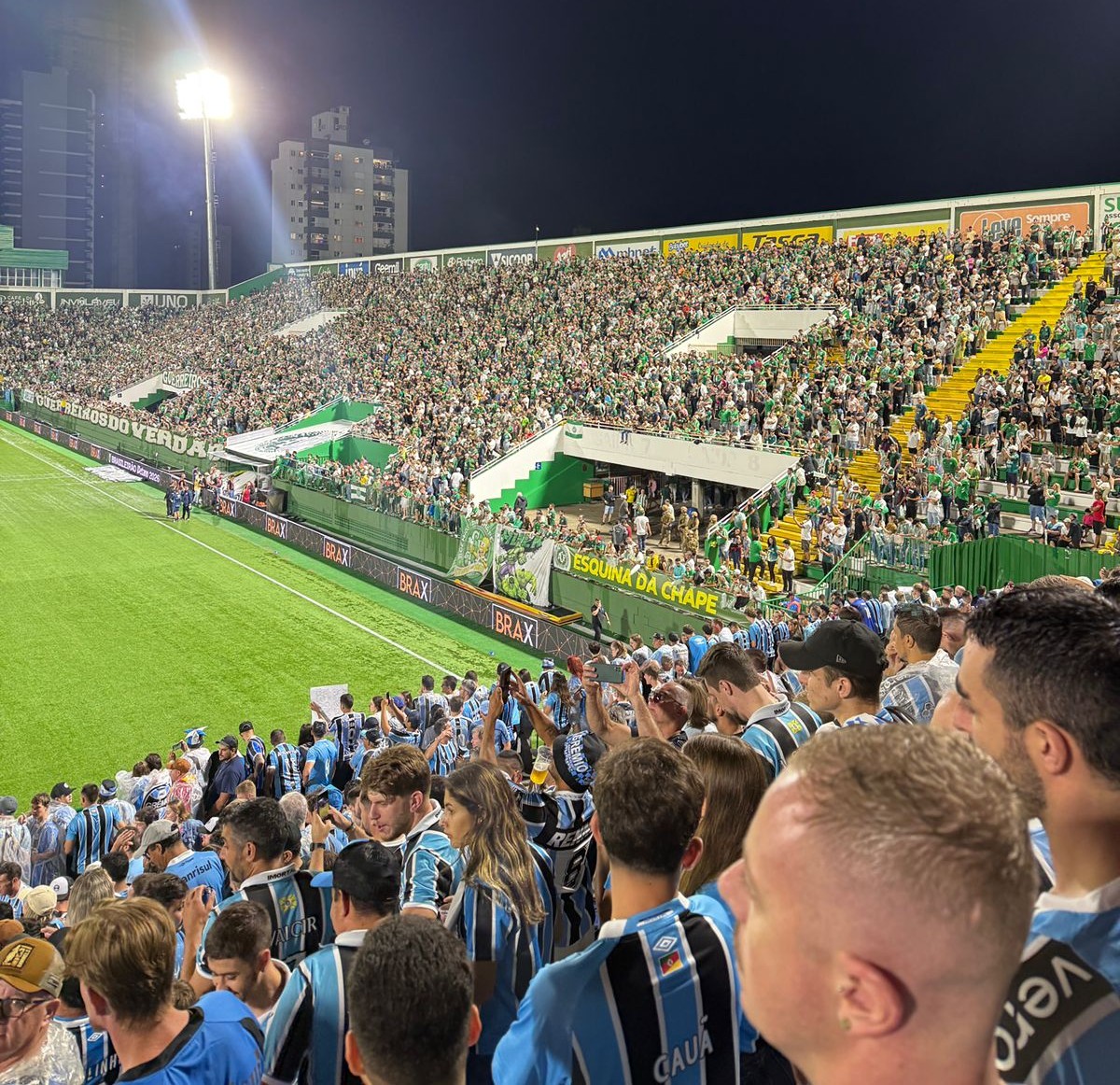 Arena Condá tem maior público do ano em jogo da Chape x Grêmio